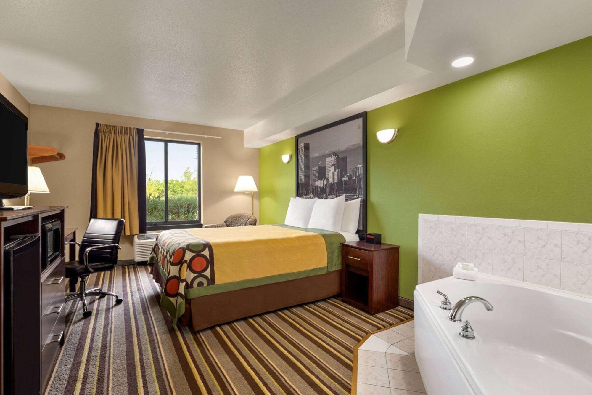 Hotel Super 8 By Wyndham Germantown/Milwaukee Extérieur photo