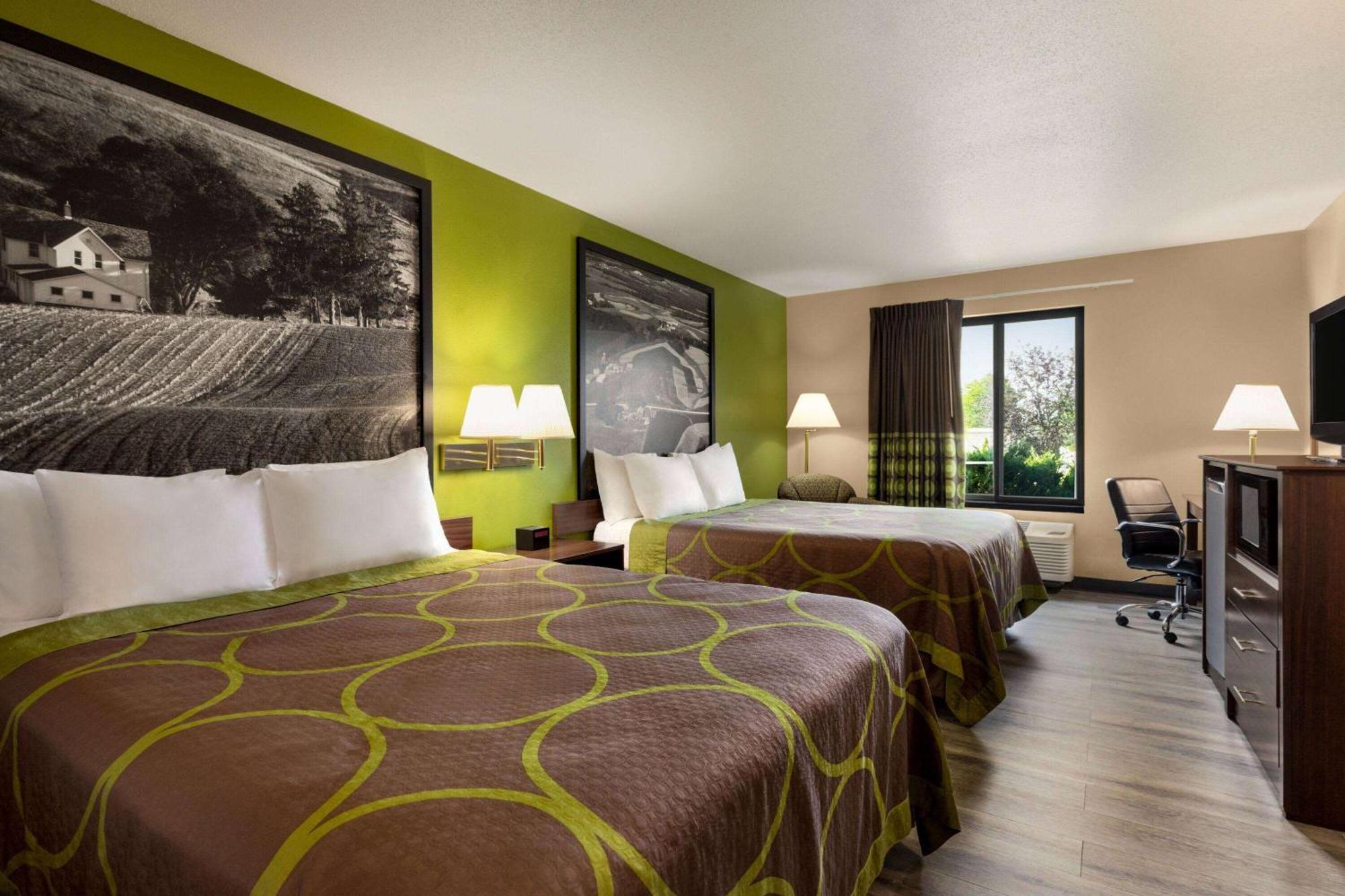 Hotel Super 8 By Wyndham Germantown/Milwaukee Extérieur photo