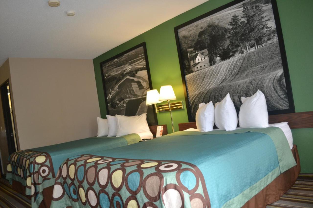 Hotel Super 8 By Wyndham Germantown/Milwaukee Extérieur photo
